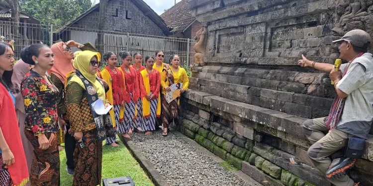 Arkelolog Malang, Dwi Cahyono menceritakan kisah Dewi Winata hingga Ken Dedes. (Foto/dok)