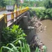 Tumpukan sampah bambu dan plastik di Sungai Brantas Kepanjen. Foto: Aisyah Nawangsari Putri
