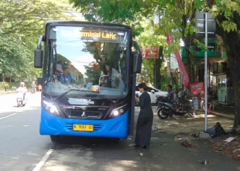Cara mudah menjelajahi wisata Kota Batu dengan Trans Jatim Koridor I Malang Raya. /Foto: Tugumalang.id/Bagus Rachmad Saputra