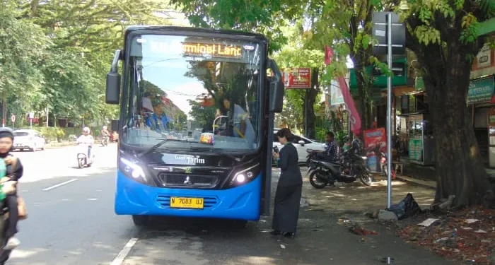Cara mudah menjelajahi wisata Kota Batu dengan Trans Jatim Koridor I Malang Raya. /Foto: Tugumalang.id/Bagus Rachmad Saputra