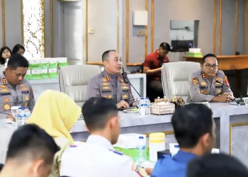 Polresta Malang Kota, Kombes Pol Nanang Haryono memimpin Rakor kesiapan Operasi Lilin Semeru 2025. (Foto/dok. Humas Polresta Malang Kota)