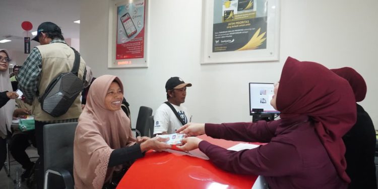 Penerima bantuan rehabilitasi RTLH di Kota Batu. Foto: Diskominfo Kota Batu