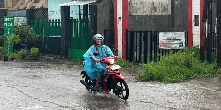 Prakiraan cuaca Malang untuk hari Jumat, 5 Desember 2025 diperkirakan dalam kondisi berawan hingga hujan ringan. /Foto: Tugumalang.id/Bagus Rachmad Saputra