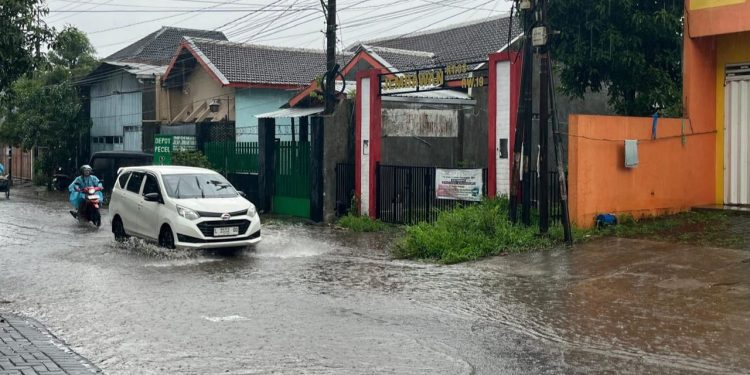 Prakiraan cuaca Malang, khususnya di Kota Malang pada hari Jumat, 12 Desember 2025 diperkirakan dalam kondisi hujan ringan. /Foto: Tugumalang.id/Bagus Rachmad Saputra.