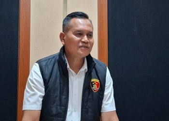 Kasat Reskrim Polres Batu Iptu Joko Suprianto saat menjelaskan perihal dugaan kekerasan seksual. Foto: Azmy