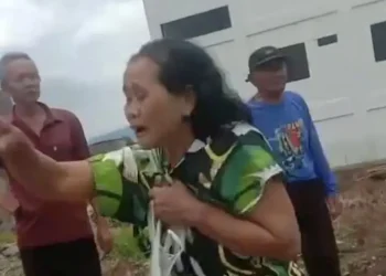 Tangkapan layar korban saat berteriak histeris usai menjadi korban penjambretan di Kota Batu. Foto: Istimewa