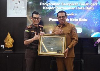 Prosesi peresmian kerja sama UMM x Pemkot Batu mewujudkan misi Program 1000 sarjana. Foto: Dok