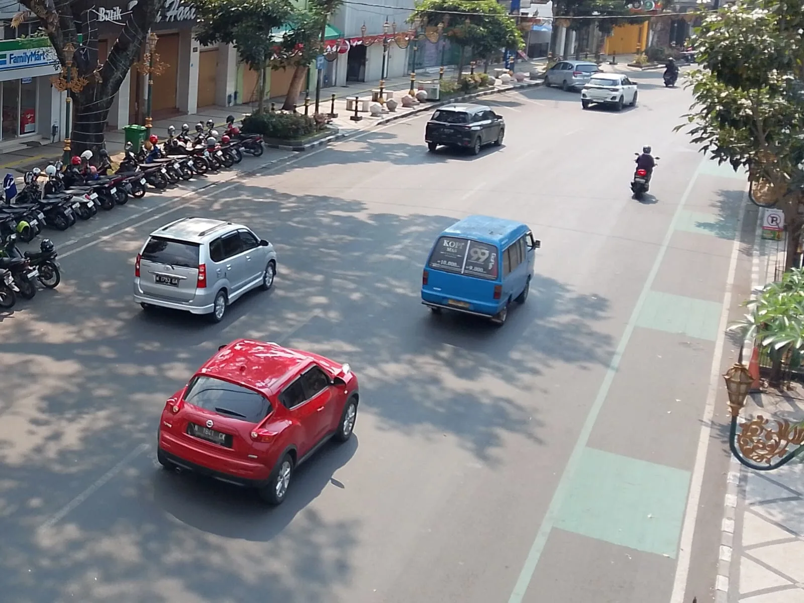 Ilustrasi angkot di Kota Malang. (Foto/M Sholeh)