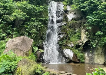 Nikmati libur akhir tahun bersama keluarga di Coban Putri, destinasi wisata alam memukau di Kota Batu. /Foto: Tugumalang.id/Bagus Rachmad Saputra