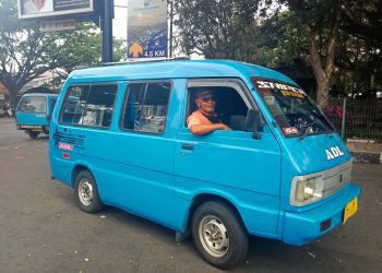 Ilustrasi angkot di Kota Malang. (Foto/M Sholeh)