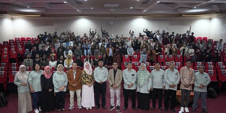 FBS Unikama Bersama FIP UIB menggelar acara General Lecture soroti pemanfaatan AI dan Media Sosial untuk pendidikan. /Foto: Dok. Unikama.