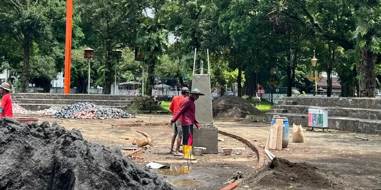 revitalisasi Alun Alun