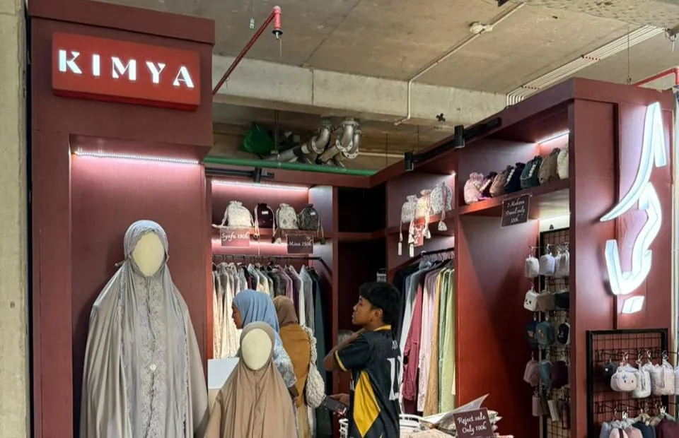 Offline Store Kimya di Begawan Apartment Malang yang memenuhi kebutuhan muslimah fashion. /Foto: Dok. Kimya.