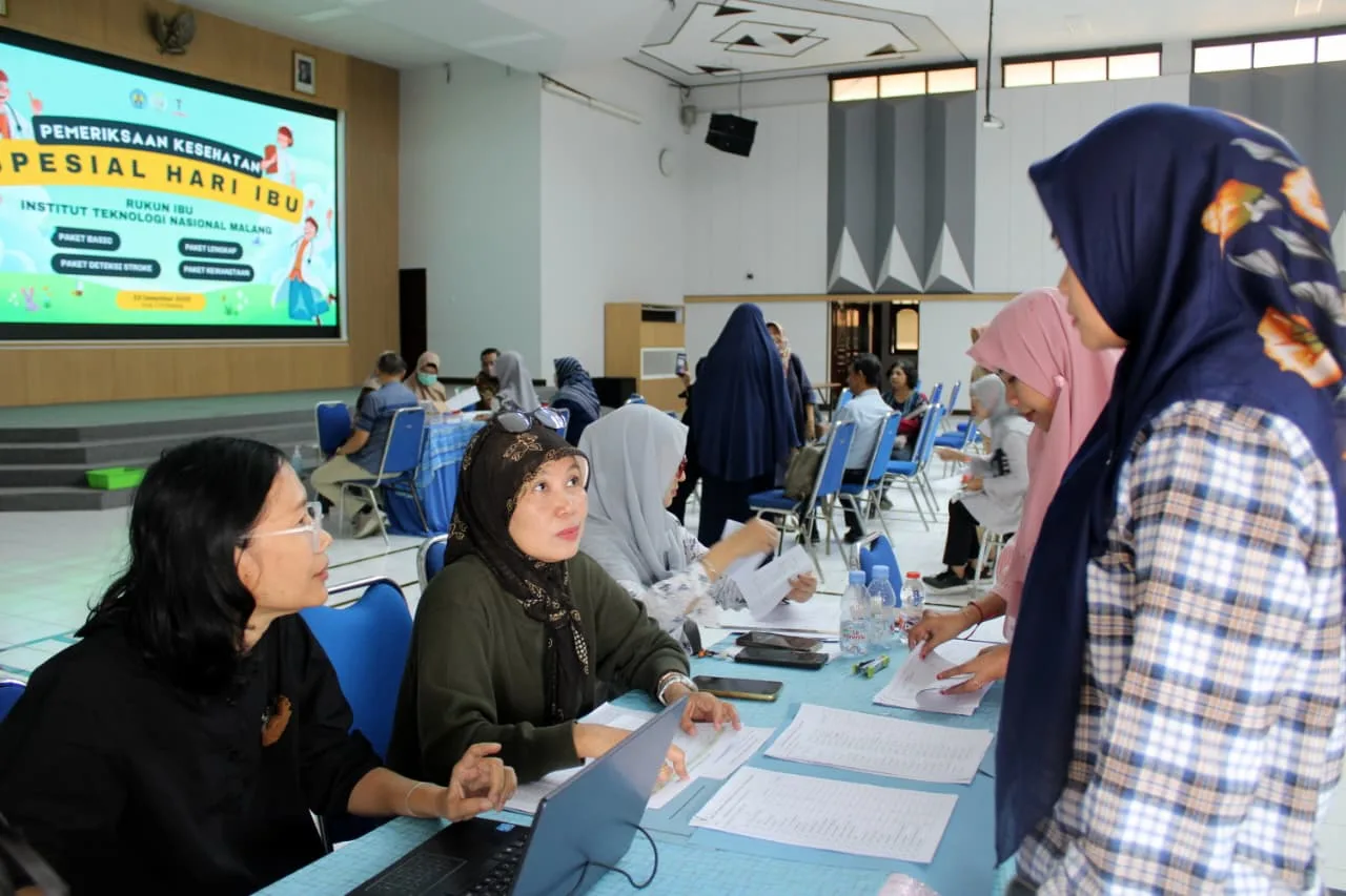 Rukun Ibu ITN Malang memeringati Hari Ibu. Foto/dok ITN Malang