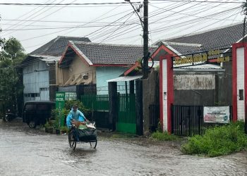 Prakiraan cuaca Malang, terutama di wilayah Kota Malang pada hari Rabu, 19 Desember 2025 yang diperkirakan dalam kondisi hujan ringan. /Foto: Tugumalang.id/Bagus Rachmad Saputra.