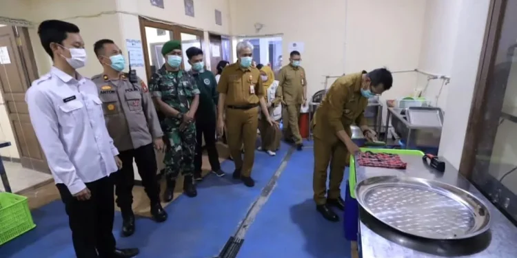 Peninjauan dapur MBG di Kota Batu. Foto: Prokopim KWB