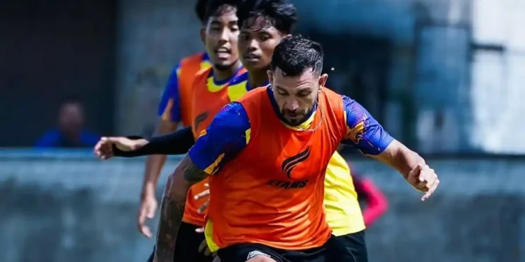 Arema FC vs Persita Tangerang