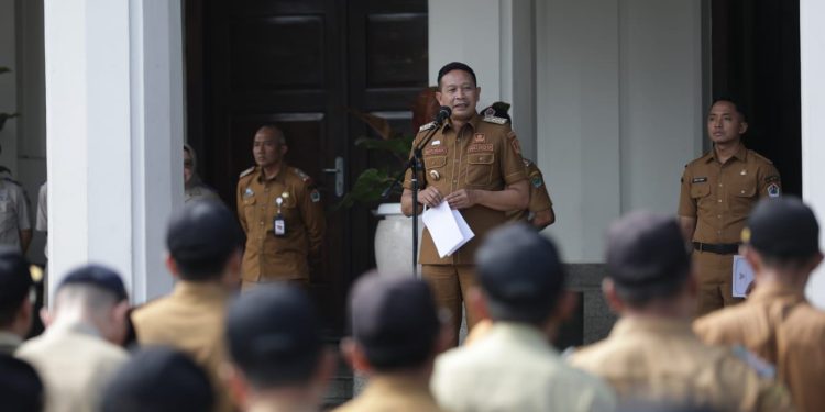 Wali Kota Malang, Wahyu Hidayat mengajak masyarakat doa bersama untuk Sumatera-Aceh. (Foto/dok. Prokopim Setda Kota Malang)