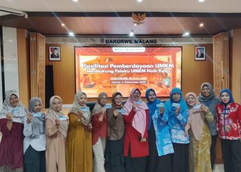 Antusias ibu ibu pelaku UMKM mengikuti pelatihan yang diinisiasi Bakorwil III Malang. (Foto/M Sholeh)