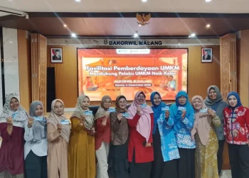 Antusias ibu ibu pelaku UMKM mengikuti pelatihan yang diinisiasi Bakorwil III Malang. (Foto/M Sholeh)