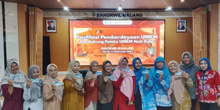 Antusias ibu ibu pelaku UMKM mengikuti pelatihan yang diinisiasi Bakorwil III Malang. (Foto/M Sholeh)