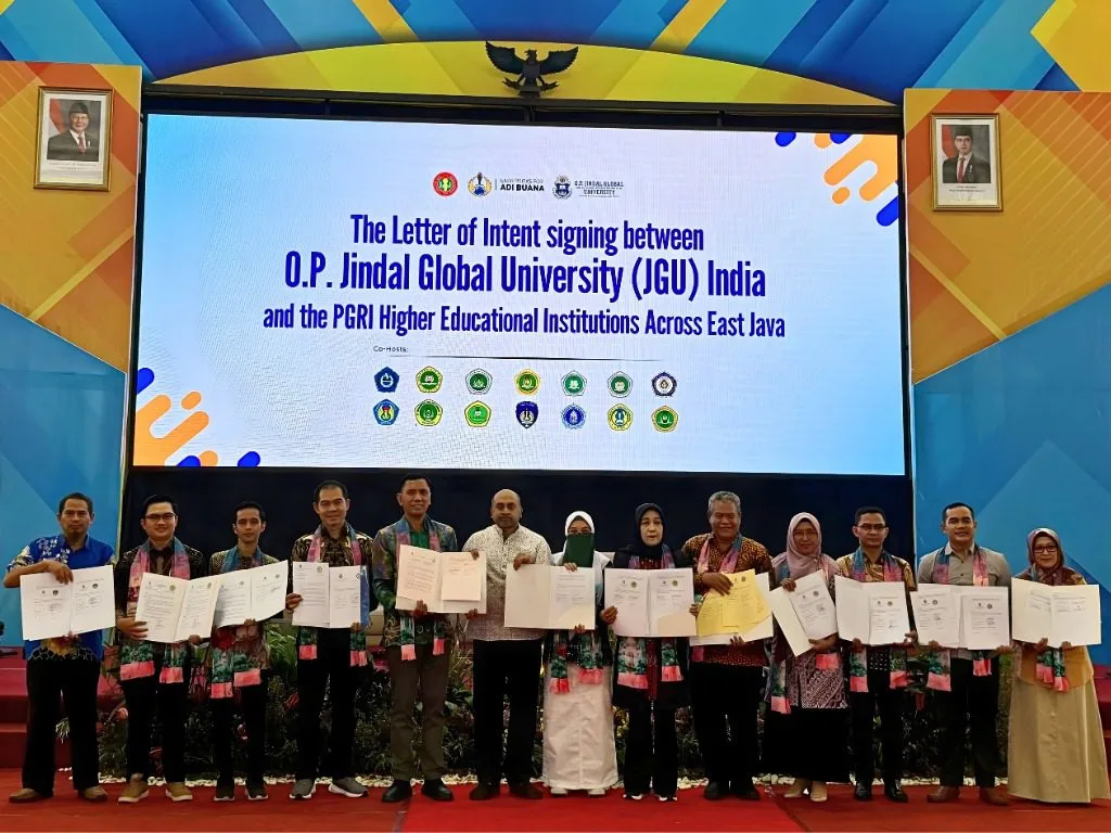 Rektor Unikama, Dr. Sudi Dul Aji, M.Si (kanan) hadir langsung di forum bersama JGU India, perkuat komitmen kerja sama di level global. /Foto: Dok. Unikama.