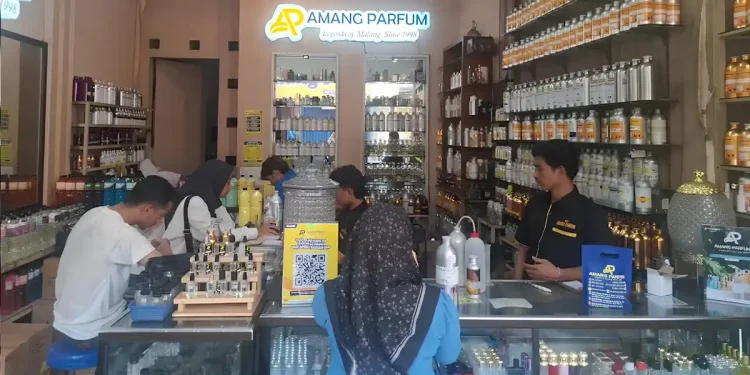Toko parfum di Malang