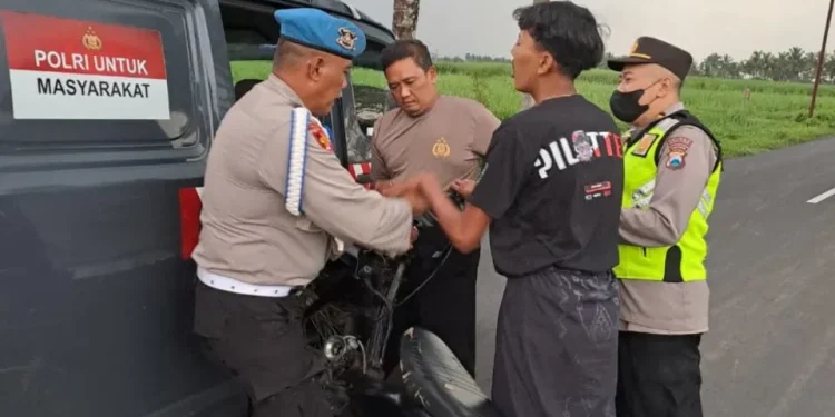 Polisi amankan satu sepeda motor yang digunakan untuk balap liar. Foto: Polres Malang