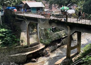 Jembatan Splendit yang akan dilakukan perbaikan di bagian pondasinya. (Foto/M Sholeh)