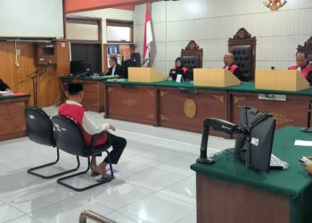 Terdakwa kasus pencabulan santri di ponpes Kota Batu saat menjalani sidang tuntutan. Foto: Kejari Kota Batu