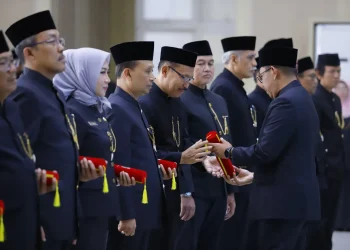 Dalam rangka percepatan visi misi Mbatu Sae Wali Kota Batu Nurochman melakukan rotasi pejabat. Foto: Prokopim KWB