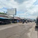 Kondisi jalan di kawasan Pasar Gadang Kota Malang. (Foto/M Sholeh)