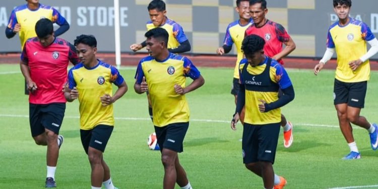 Fakta menarik duel sengit Dewa United vs Arema FC di pekan ke-18 BRI Super League 2025/2026. /Foto: Instagram @aremafcofficial.