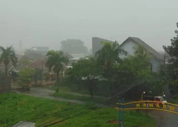 Prakiraan cuaca Malang, terutama di wilayah Kota Malang pada hari Jumat, 9 Januari 2026 yang berpotensi mengalami hujan ringan. /Foto: Tugumalang.id/ Bagus Rachmad Saputra.