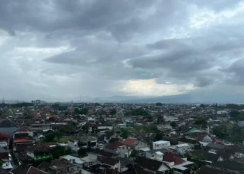 Prakiraan cuaca Malang, khususnya di wilayah Kota Malang pada hari Jumat, 23 Januari 2026 diperkirakan dominan berawan. /Foto: Tugumalang.id/Bagus Rachmad Saputra.