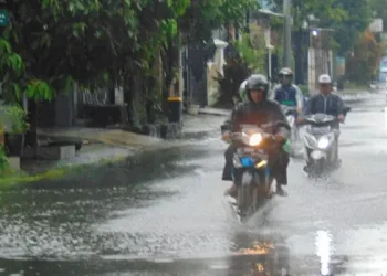 Prakiraan cuaca Malang, khususnya di Kota Malang hari Rabu, 21 Januari 2026 diperkirakan akan terjadi hujan ringan hingga petir. /Foto: Tugumalang.id/Bagus Rachmad Saputra.