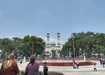 Wajah baru Alun-alun Merdeka Kota Malang usai direvitalisasi. (Foto/M Sholeh)