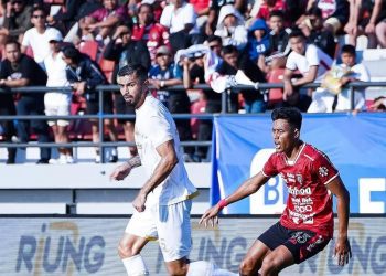 Head to head duel seru Bali United vs Arema FC yang tersaji di pekan ke-16 BRI Super League 2025/2026, Minggu (4/1/2026). /Foto: Instagram @aremafcofficial.