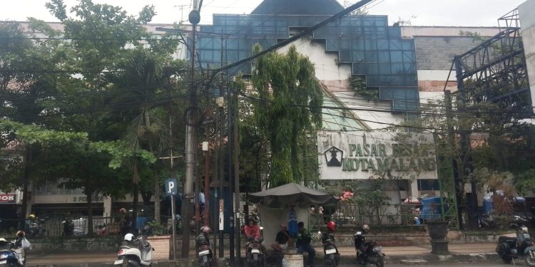 Pasar Besar Kota Malang yang batal direvitalisasi di tahun 2026. (Foto/M Sholeh)