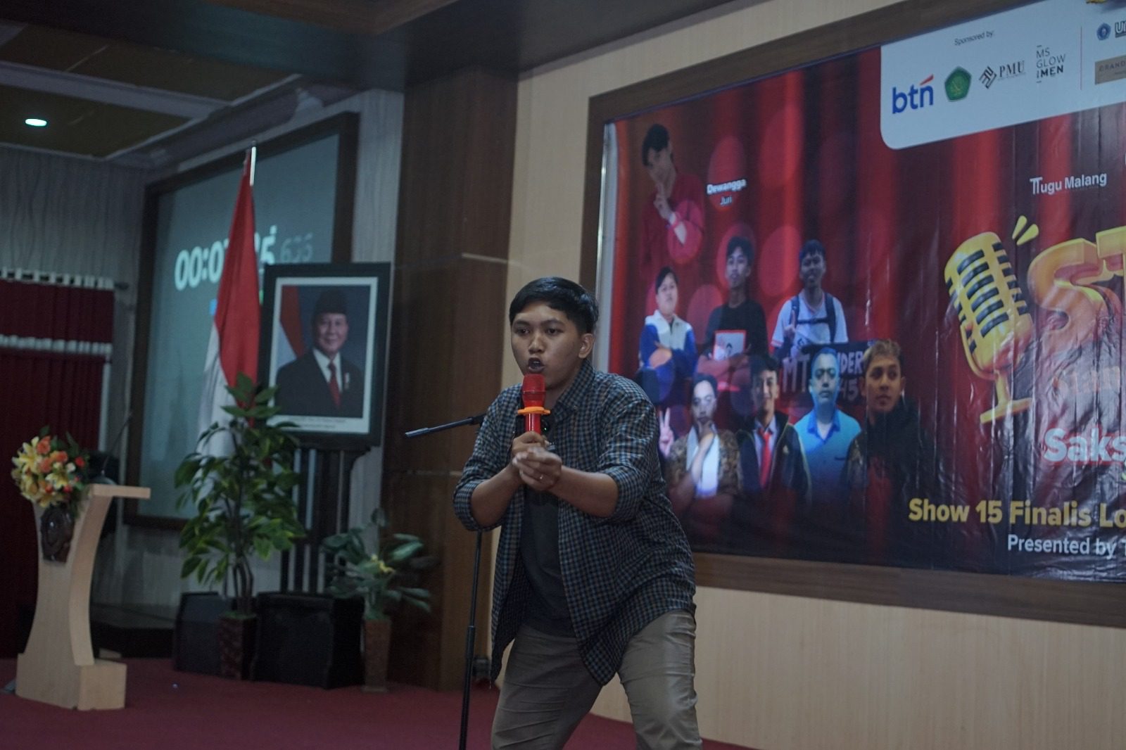 Penampilan semifinalis STMJ 2026 di Auditorium Multikultural Unikama (dok. Tugumalang.id)