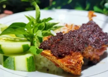 Bebek Bumbu Hitam di Malang