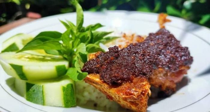 Bebek Bumbu Hitam di Malang