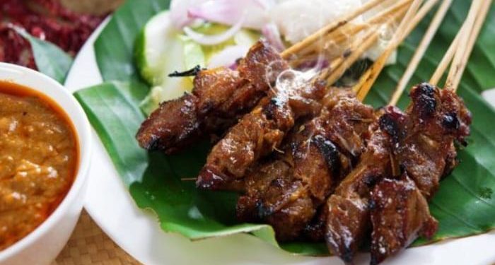 Rekomendasi sate kambing legendaris Malang, enak empuk dan bebas prengus. /Foto: Pinterest/Gaby