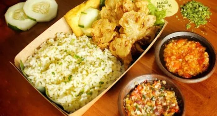 Rekomendasi nasi daun jeruk di Malang yang enak dan wangi gurih, wajib dicoba oleh para pecinta kuliner. /Foto: Google Review Nasi Jeruk Alani.