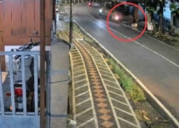 Peritiwa tabrak lari yang terjadi di Kota Malang. Foto: Tangkapan layar CCTV warga