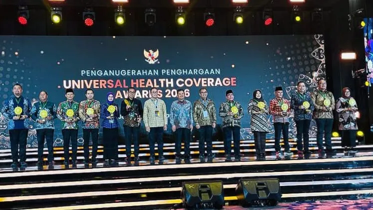 Pemkot Batu meraih penghargaan UHC Awards 2025. Foto: Prokopim KWB