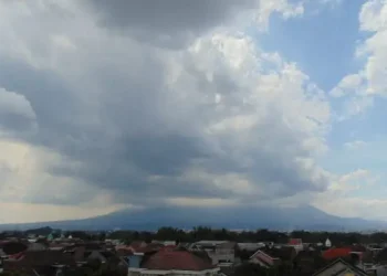 Prakiraan Cuaca Malang, terutama di Kota Malang hari Rabu 14 Januari 2026 yang diperkirakan kondisi cuaca bervariasi. /Foto: Tugumalang.id/Bagus Rachmad Saputra.