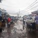 Kondisi jalan di Pasar Induk Gadang Kota Malang. (Foto/M Sholeh)