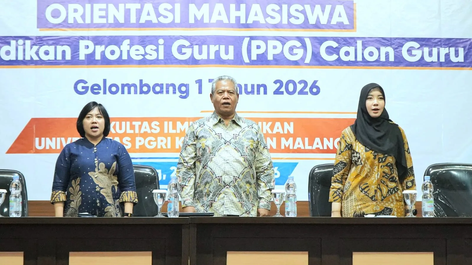 Rektor Unikama, Dr. Sudi Dul Aji, M.Si (tengah) menghadiri orientasi mahasiswa PPG Calon Guru Gelombang 1 Tahun 2026. /Foto: Dok. Unikama.