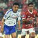 Fakta menarik laga Bali United vs Arema FC yang berakhir dengan skor 1-0 untuk kemenangan tuan rumah di pekan ke-16 BRI Super League 2025/2026, Minggu (4/1/2026). /Foto: Instagram @aremafcofficial.